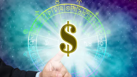 หมอลักษณ์ ฟันธง 1 ราศี ปลดล็อกความซวย เตรียมรวยลูกเดียวถึงปี 2569