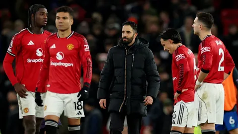 เรียบร้อย "แมนยู" ตัดสินใจแล้ว ในตลาดนักเตะ ม.ค. นี้ หลังปลด "อโมริม"