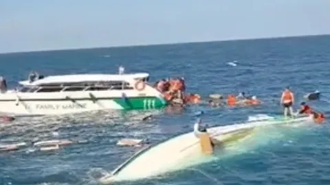 ระทึกสปีดโบ๊ตชน พุ่งใส่เรือประมงล่มกลางทะเลอันดามัน แหม่มรัสเซียสังเวย เอาผิดคนขับเมายา (คลิป)