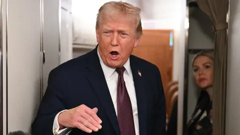 ทรัมป์ประกาศเก็บภาษีสินค้า 25% ลงโทษประเทศที่ทำธุรกิจกับอิหร่าน พุ่งเป้าจีนคู่ค้ารายใหญ่ที่สุด 