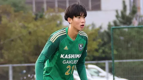 เบื้องหลัง “ภูมิรพี” บนเวทีฟุตบอลญี่ปุ่น โดนกรีดยางรับน้อง ถูกบูลลี่ ลื่นล้มไม่มีใครช่วย (คลิป)