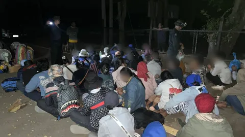 จับอีก 71 ชีวิต แรงงานชาวกัมพูชา ลักลอบเข้าเมืองบริเวณชายแดน จ.จันทบุรี