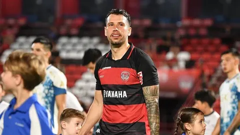 รอตั๋วอยู่นะจ๊ะ! วิลเลียน ป็อปป์ ส่งสัญญาณพร้อมกอบกู้ เมืองทอง ดิ้นรนหนีตกชั้นไทยลีก