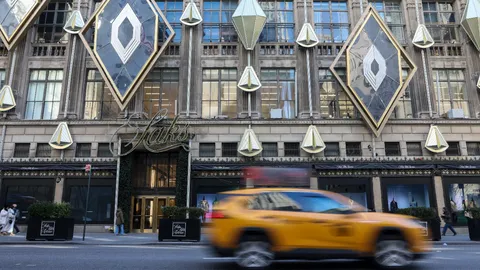 บริษัทแม่ห้างหรูอเมริกา "แซคส์ ฟิฟธ์ อเวนิว" ยื่นล้มละลาย หลังแบกหนี้หนัก-ตลาดสินค้าหรูซบเซา