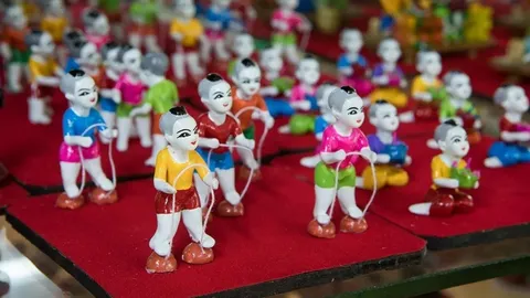 ตุ๊กตาชาววังบ้านบางเสด็จ