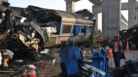 อาลัย 6 แฟนบอลปัตตานี เอฟซี ถูกเครนหล่นทับรถไฟ เสียชีวิต