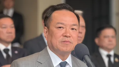 “อนุทิน” สั่งคมนาคมยกเลิก 2 สัญญาอิตาเลียนไทย พร้อมขึ้นแบล็คลิสต์