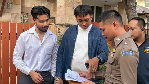 เด็กส้มวืดประกัน ส่งนอนเรื­อนจำ ตร.เปิดเส้นเงินมัดตัว เป็นเจ้าของเว็บพนัน “รัชต์พงศ์“ ปฏิเสธ