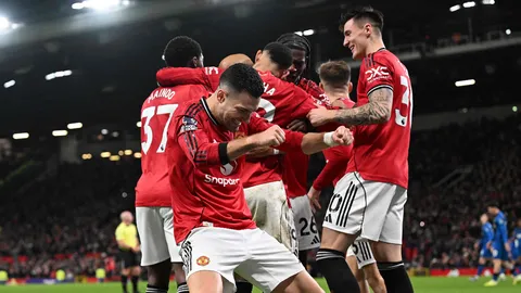 บอ.บู๋ เห็นพ้อง เม้ง ซัมเมอร์ฮิลล์ "แมนยู" มีลุ้นชนะ "แมนซิตี้" หากกล้าดร็อป "สตาร์ดัง"