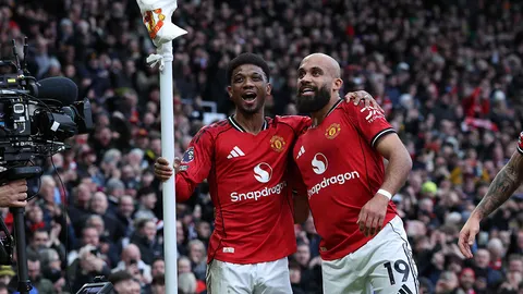 ผลบอลเมื่อคืน เอ็มเบอโม่–ดอร์กู ซัดคนละเม็ด! แมนยูโค่นแมนซิตี้ คาร์ริคประเดิมสามแต้ม