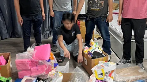 จับหนุ่มชาวจีน ขยายผลค้นรังพอดบุหรี่ไฟฟ้า ของกลางเพียบ