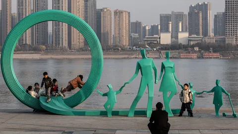 วิกฤตประชากรจีน อัตราเกิดลดลงต่อเนื่องปีที่ 4 ดิ่งต่ำสุดเป็นประวัติการณ์