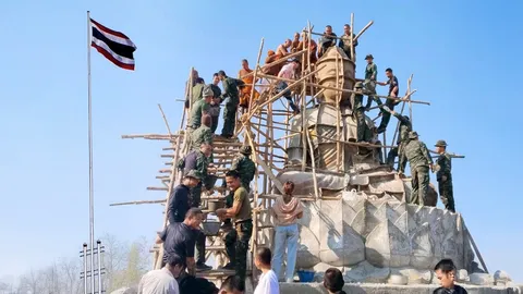 เปิดความหมาย “พระพุทธรูป” บนยอดภูมะเขือ ชาวบ้าน-พระ ร่วมศรัทธาสร้างเสริมกำลังใจ