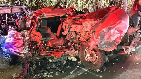 กระบะประสานงา ตาย 5 เจ็บ 10 คน ขนคนลาวจาก "จันทบุรี" จะพาไปส่งที่ "มุกดาหาร"