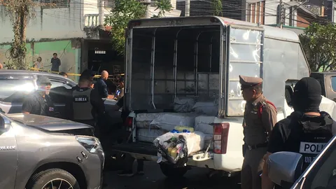 จับตายกลางเมืองหนองคาย กระบะตู้ทึบขนยาบ้า เหิมเกริมยิงต่อสู้ ยึดของกลางกว่า 6 ล้านเม็ด