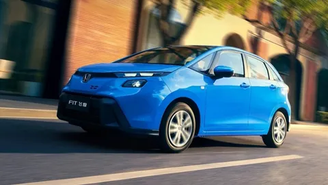 ส่อง Honda Jazz หรือ Honda Fit ตัวไมเนอร์เชนจ์ที่จีน ราคาแค่ 297,493 บาท