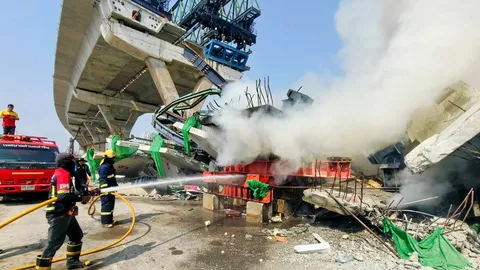 ระทึกไหม้ซ้ำ ซากเครนถล่ม พระราม 2 "อนุทิน" เมินเสียค่าโง่ ถ้าคู่สัญญาฟ้อง (คลิป)