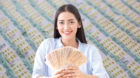 คัดมาแล้ว! 4 ราศีดวงเศรษฐีใหม่ ดาวเสาร์ย้ายหนุนโชคลาภพุ่งเข้าหาแบบไม่ตั้งตัว