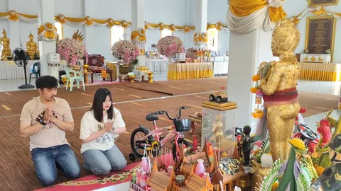 ศรัทธาพาเฮง สองสาวแก้บนไอ้ไข่วัดบึงบา พ่อปู่แม่ย่า หลังรับโชคคนละครึ่งแสน