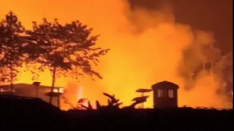 ไฟไหม้ค่ายผู้ลี้ภัยโรฮีนจา บังกลาเทศ วอด 335 หลัง ผู้ไร้ที่อยู่อาศัยทะลุ 2,000 คน