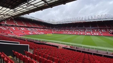 เกิดอะไรขึ้น “แมนยู” พร้อมเจรจาต่อสัญญา “นักเตะส่วนเกินยุคอโมริม” แล้ว