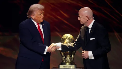 ประธาน “ฟีฟ่า” คอนเฟิร์มชัด “โดนัลด์ ทรัมป์” จะเป็นผู้มอบถ้วยแชมป์ “ฟุตบอลโลก 2026”