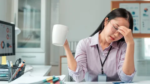 ไมเกรนกำเริบเพราะแก้วนี้ เผย “เครื่องดื่ม 2 ชนิด” ห้ามดื่มร่วมกัน เสี่ยงกระตุ้นปวดหัวกำเริบ