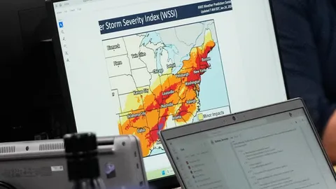 พายุฤดูหนาวถล่มสหรัฐฯ 21 รัฐประกาศภาวะฉุกเฉิน 13,000 เที่ยวบินถูกยกเลิก