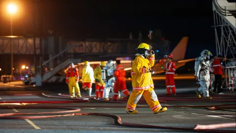 เครื่องบินเจ็ตส่วนตัวตกขณะนำเครื่องขึ้นที่สนามบินรัฐเมน ท่ามกลางพายุหิมะรุนแรง