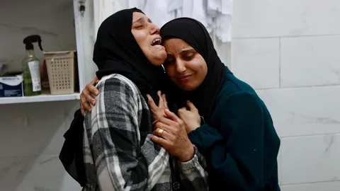 สุดสลด เด็กชายกาซาถูกยิงดับสลด 2 ชีวิต ขณะออกหาไม้ฟืนท่ามกลางความหนาว