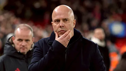 2 คนอยู่ยากแล้ว เปิดโผ 4 ตัวเต็งกุนซือพรีเมียร์ลีก โดนปลดคนต่อไป หลังจบนัดล่าสุด