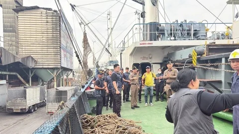 รอง ผบ.ตร.สั่งตรวจเข้มเรือเข้าไทย ลั่นจะไม่ยอมให้ผืนน้ำไทยเป็นเซฟโซนผู้กระทำผิดกฎหมาย