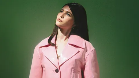 เปิดใจสุดพิเศษ "SIENNA SPIRO" ศิลปินดาวรุ่งถ่ายทอดอารมณ์ลึกซึ้ง ไม่คาดคิดเพลงจะดังไกลทั่วโลก