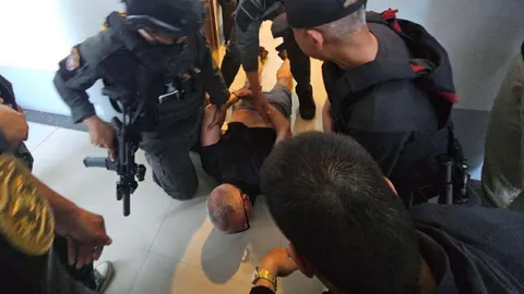 จับแล้ว "ชายชาวต่างชาติ" ยิงภรรยาคนไทยดับหน้าโฮมสเตย์ อ้างทะเลาะกัน ปืนลั่น