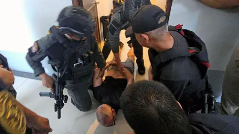 ฝรั่งคลั่งจนมุม ยิงดับเมียไทย ล่าระทึกข้ามจังหวัด ตำรวจรวบได้คาโรงแรม อ้างขู่แต่ปืนลั่น