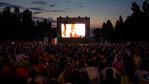 เกษตรแฟร์ 2569 เช็กตารางฉาย "หนังกลางแปลง" ชมฟรี 9 คืน 9 เรื่อง