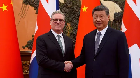 ยุทธศาสตร์ "ลูกหนัง" มัดใจท่านผู้นำ นายกฯ อังกฤษ มอบบอลนัด อาร์เซนอล vs แมนยูฯ แก่ “สี จิ้นผิง”