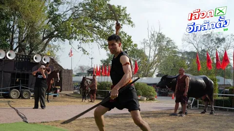 “อ.เจษฎ์” แคนดิเดตนายกฯ พรรครักชาติ โชว์รำดาบบวงสรวงดวงวิญญาณวีรชนชาวบ้านบางระจัน 
