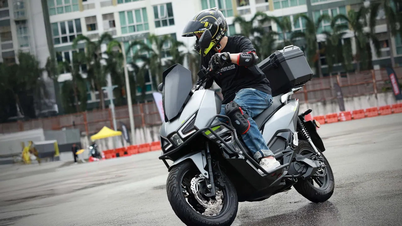 อยากซื้อมอเตอร์ไซค์ไฟฟ้าควรรู้อะไรบ้าง ชวนเช็ก 5 ข้อก่อนเช่าซื้อจักรยานยนต์ EV