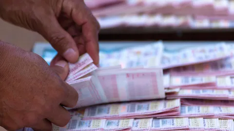 รวมเลขเด็ด 1/2/69 หวยงวดล่าสุด บ่ายวันนี้ ลุ้นใครจะได้เป็นเศรษฐีรางวัลที่ 1