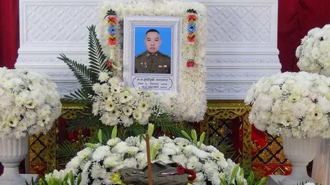 กะซวกนายดาบ ตม.ดับ ขับเฉี่ยวรถจักรยานยนต์ ชกต่อย "โจ๋ 17" มือมีดจนมุม