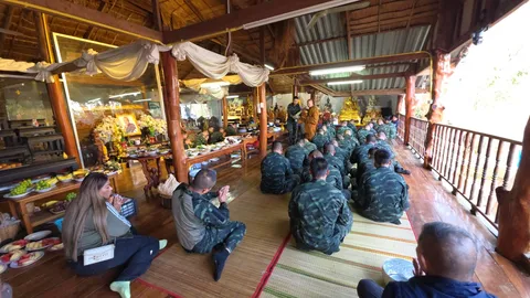 ชาวบ้าน - ทหารช่องอานม้า ร่วมทำบุญให้เหล่าวีรบุรุษกล้าใน "วันทหารผ่านศึก"