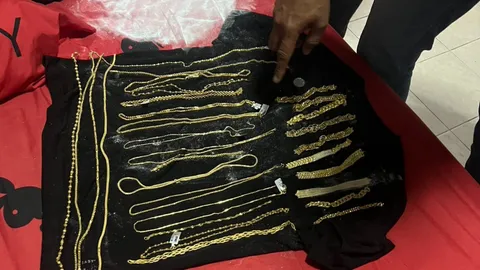 กองปราบตามยึดทองของกลาง หลังเยาวชนวัย 15 ปี สารภาพฝากเพื่อนไว้ก่อนหนี