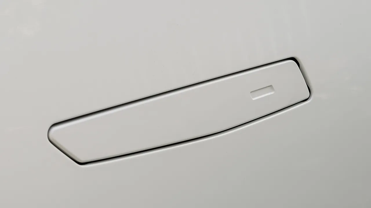 เผยเหตุผลที่จีนต้องแบน "ที่จับประตูแบบซ่อนในรถอีวี" หลังพบปัญหาประตูเปิดไม่ได้ 