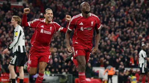 จบทุกปัญหา "ลิเวอร์พูล" ติดต่อคว้า "แข้งอเนกประสงค์" แล้ว คนนี้ตอบโจทย์ "สล็อต"