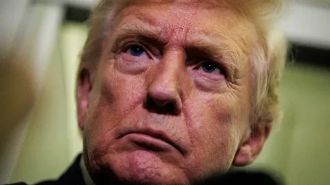 เจรจายังไม่จบ ทรัมป์ลงนามคำสั่งฝ่ายบริหาร ขู่ขึ้นภาษีประเทศที่ยังค้าขายกับอิหร่าน