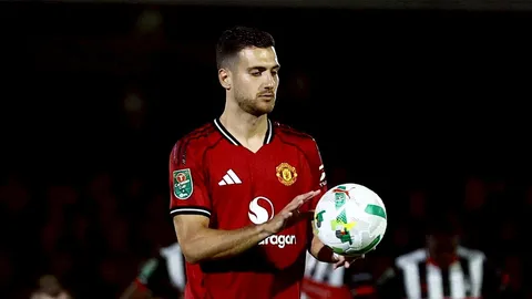 เรียบร้อย "แมนยู" เลือกแล้ว "ตัวแทนดาโลต์" คนนี้เจ๋งจริง ค่าตัว 50 ล้านปอนด์