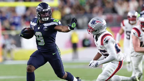 ซีแอตเทิล ซีฮอว์กส์ ทุบ นิว อิงแลนด์ แพทริออตส์ 29-13 ผงาดคว้าแชมป์ Super Bowl ครั้งที่ 60