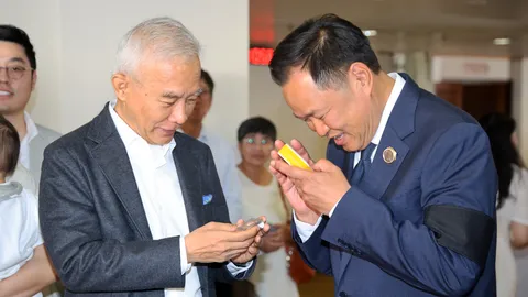 “สุวัจน์” ทำบุญวันเกิดครบ 71 ปี อวยพร “อนุทิน” ให้บริหารประเทศสำเร็จ อยู่ครบเทอม 4 ปี