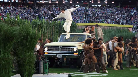 “Bad Bunny” ยึดซูเปอร์โบวล์! เนรมิตปาร์ตี้ลาติน ทิ้งบอมบ์การเมืองสะเทือนถึง “ทรัมป์”